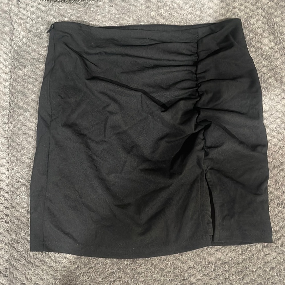 Zip up skirt, Color: Black, Size: 4